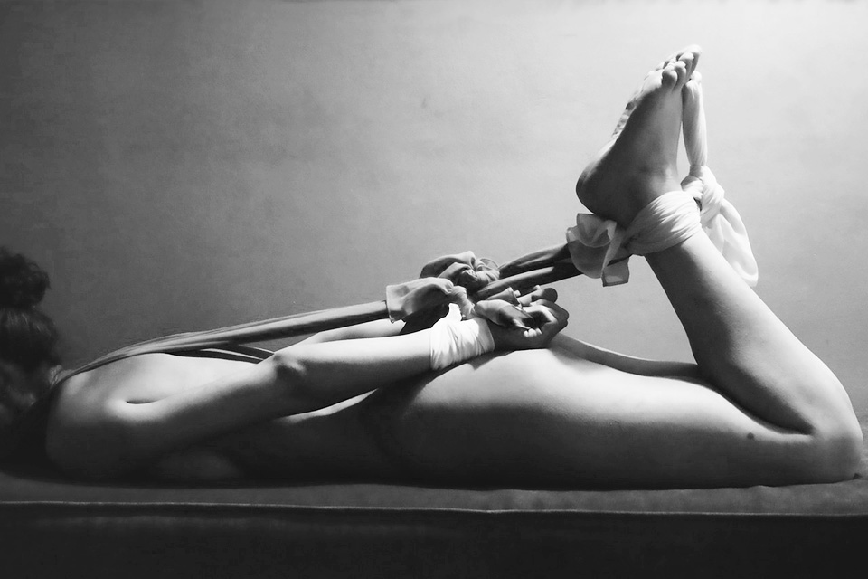 domi.com hog-tie shibari